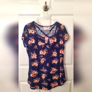 No Boundaries floral top